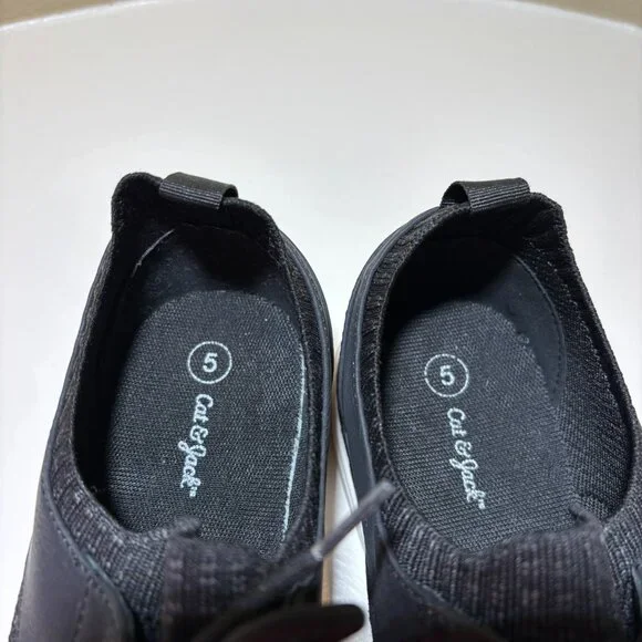 Cat & Jack Black & Gray Shoe Lace Dress Sneaker Shoes Teen - Picture 5 of 7